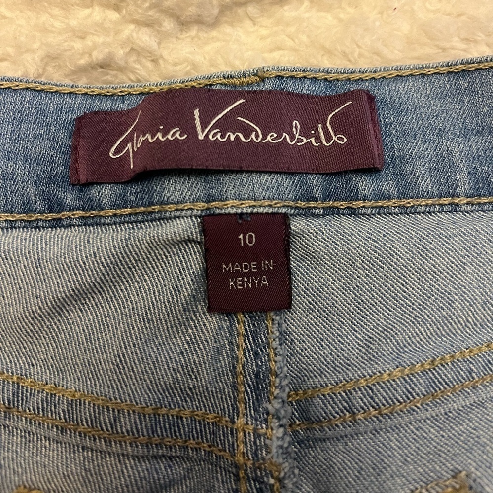 Gloria Vanderbilt ‘Amanda’ Jean - Picture 4 of 9